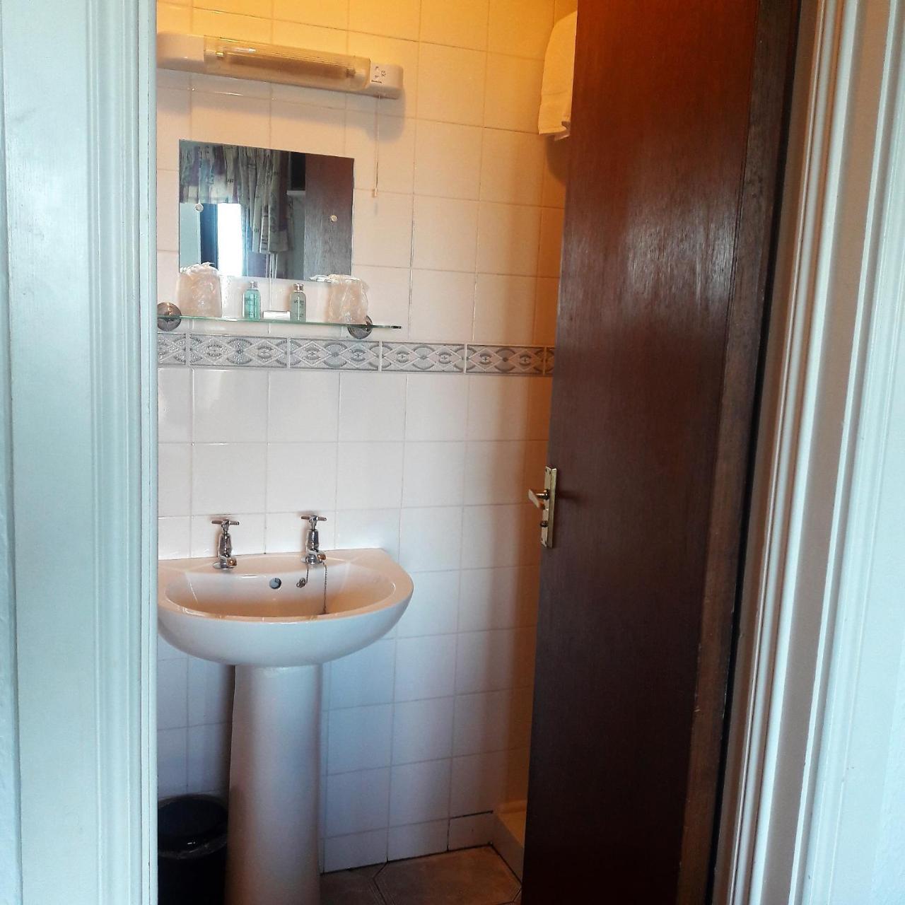 Avoca Hotel Newcastle  Bagian luar foto